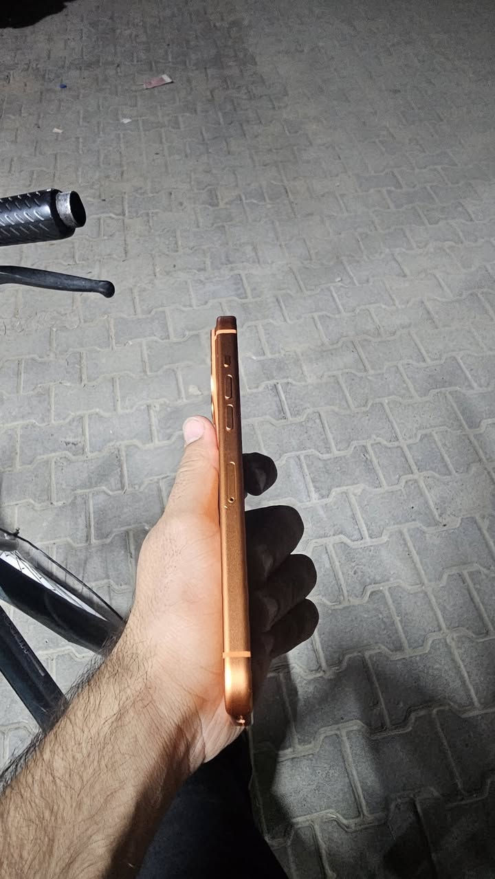🔥 iPhone 14 Pro Max — 256GB
📱 محوّل إلى شكل 17 Pro Max
🔹 التحوير شكلي فقط ومذكور بالإعلان بشكل واضح
🔹 الجهاز بلادي وكله مكفول
🔹 شرق أوسط — عربي
🔹 دبل خط
🔹 بطارية 81% 🔋
🔹 شرط الفحص والتأكد من الجهاز قبل الشراء

⚠️ ملاحظة مهمة: الجهاز محوّر شكلياً إلى 17 Pro Max، لذلك المشتري يكون على علم بالتحوير قبل الشراء، والفحص مفتوح بالكامل.

💰 السعر: 775 ألف
🤝 وبي مجال للطيبين

📍 النجف — الكوفة
📲 واتساب أو خاص
☎️ ***********

