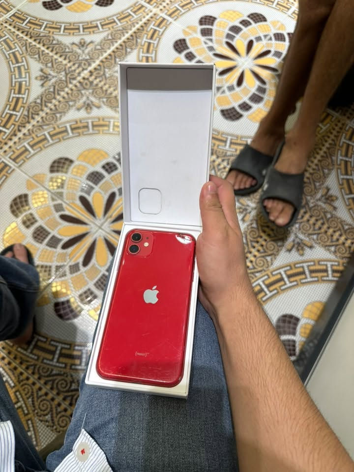 ايفون 11 جهاز حلو مبدل شاشه. وكاله وبي فطر بصيط بل ضهر   فيس ايدي شغال شرق اوسط جهاز كارتونه ويا AHA سعر 175 وبي مجال  لل استفسار ***********
