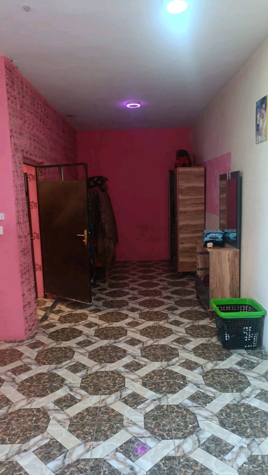 🏠 للبيع بيت في بعقوبة – طرق وجسور

📐 مساحة الأرض: 100 متر
🏢 البناء: طابقين
🛏️ غرف: 2
🚿 حمامات: 2
📜 السند: طابو صرف – سند 25
📍 الموقع: بعقوبه مقابل  طرق وجسور
🛣️ البيت على فرع، وظهر البيت على شارع عام ⭐

✨ البيت موقعه ممتاز ومناسب للسكن، وقريب من الشارع العام.

💰 السعر: 125مليون دينار قابل للتفاوض بسيط

📞 للجادين والاستفسار: مراسلة خاص
***********