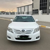 كامري LE • ٢٠١١ • ابيض