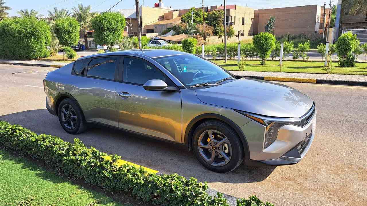 السلام عليكم
للبيع  KIA K4 LXS 
وارد امريكي موديل 2025
رقم اربيل كاتي 
مواصفات
1. بصمه 
2. رادار امامي
3. رادار خلفي 
4. رادار ات جانبية
5. تحديد مسار 
6. تشغيل عن بعد
7. اوتو هولد 
8. كاميرا دوارة
9. ويل كب بلادي
10. شاشه كار بلي متصلة 
11. اربع مخارج شحن
12. سايد بريك بصمه
13. محرك ٢٠٠٠ دوش 
14. ماشيه 9000 ميل
وبعد مواصفات معروفة بـLXS
ملاحظة صور الحادث موجودة بالمنشور
والسيارة صار بيها صبغ جاملغ امامي وربع من باب الصدر 
وللأمانة بيها كم رصعة أثر حالوب ما مبينه أبد
مكاني بغداد حي الحرية
السعر 155$ وبيها مجال
هاتف ***********
