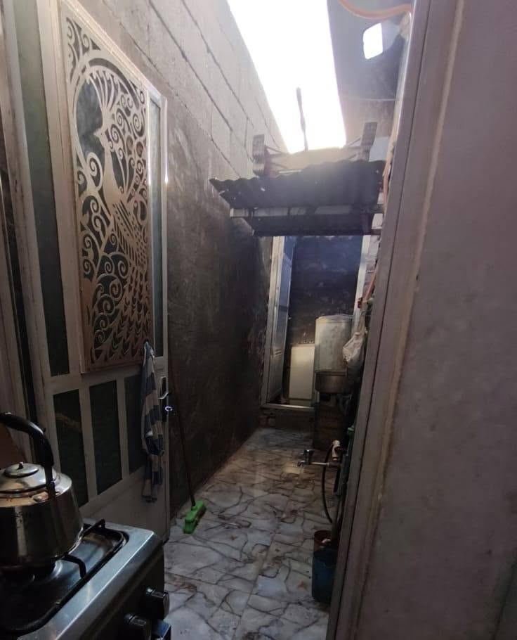بيت للبيع مساحه 100 متر
بغداد الحميديه شارع الطاقه مدرسة المزايا قرب صيدليه القريه ثالث فرع عن صيدليه القريه.الطابق الأول مسلح 
غرفه+صاله+استقبال+صحيات خارجيه+منور
الطابق الثاني.صاله مسلح+غرفتين اعكاده.الصطح شتايكر 
***********
