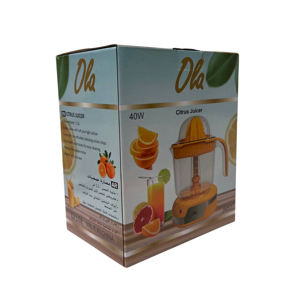 عصارة الفواكه الكهربائية موديل JM53
الموديل JM53 

- تُعد عصارة الحمضيات Ola أداة مطبخ فعالة وعملية مصممة لاستخلاص أقصى كمية من العصير الطازج من مختلف أنواع الحمضيات بسهولة.

. قوة 40 واط: توفر المحرك القوي ما يكفي من الطاقة لعصر الفاكهة بكفاءة وسرعة.

. سعة مناسبة: تأتي بوعاء مدرج بسعة إجمالية تبلغ 1 لتر، مع مؤشرات لمستويات 0.6 لتر و 0.8 لتر، مما يجعلها مناسبة للاستخدام اليومي أو لتحضير كميات أكبر قليلاً.

. تصميم عملي: تتميز بأجزاء قابلة للإزالة لسهولة التنظيف والتخزين.

. عصر فعال: تشتمل العصارة على مخاريط عصر مزدوجة الاتجاه أو بأحجام مختلفة لاستيعاب الليمون الصغير والبرتقال الكبير على حدٍ سواء، مما يضمن استخلاص العصير حتى آخر قطرة.

. سهولة الاستخدام: تبدأ التشغيل وتتوقف تلقائيًا عند الضغط على الفاكهة وإزالتها، مما يوفر تجربة استخدام مريحة.

  الطاقة: 220-240 فولت - 40 واط( تعمل على مولدة الشارع)

- إنها عصارة كهربائية مدمجة تساعدك في الحصول على عصير صحي وغني بالفيتامينات دون عناء.