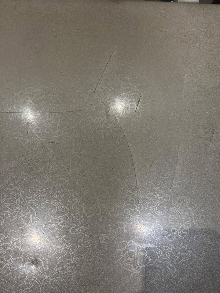 مجمده للبيع شبه جديده بيه نقص براغي مال كفر الي يغطي الماطور ويرادله تنظيف والتجميد مالته تجي تشوفه كلش ممتاز سعره170الف وبيه مجال مكاني بغداد حي الجهاد***********
