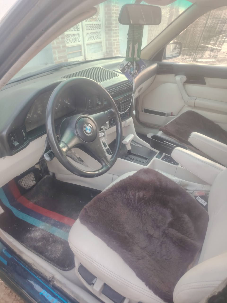 السلام عليكم 
 BMW 525
للبيع رقم أربيل
السياره كفاله عامه
مصبوغه  عام جماليه
تحويل مباشر
بيع ومراوس
75 وبيه مجال  حك الجيه
الديوانيه قضاء الشنافيه
***********
