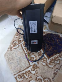 قطعة ثكيل يطلع وزها تقريبا 20كيلو إلي مهتم ينطي بيها سعر