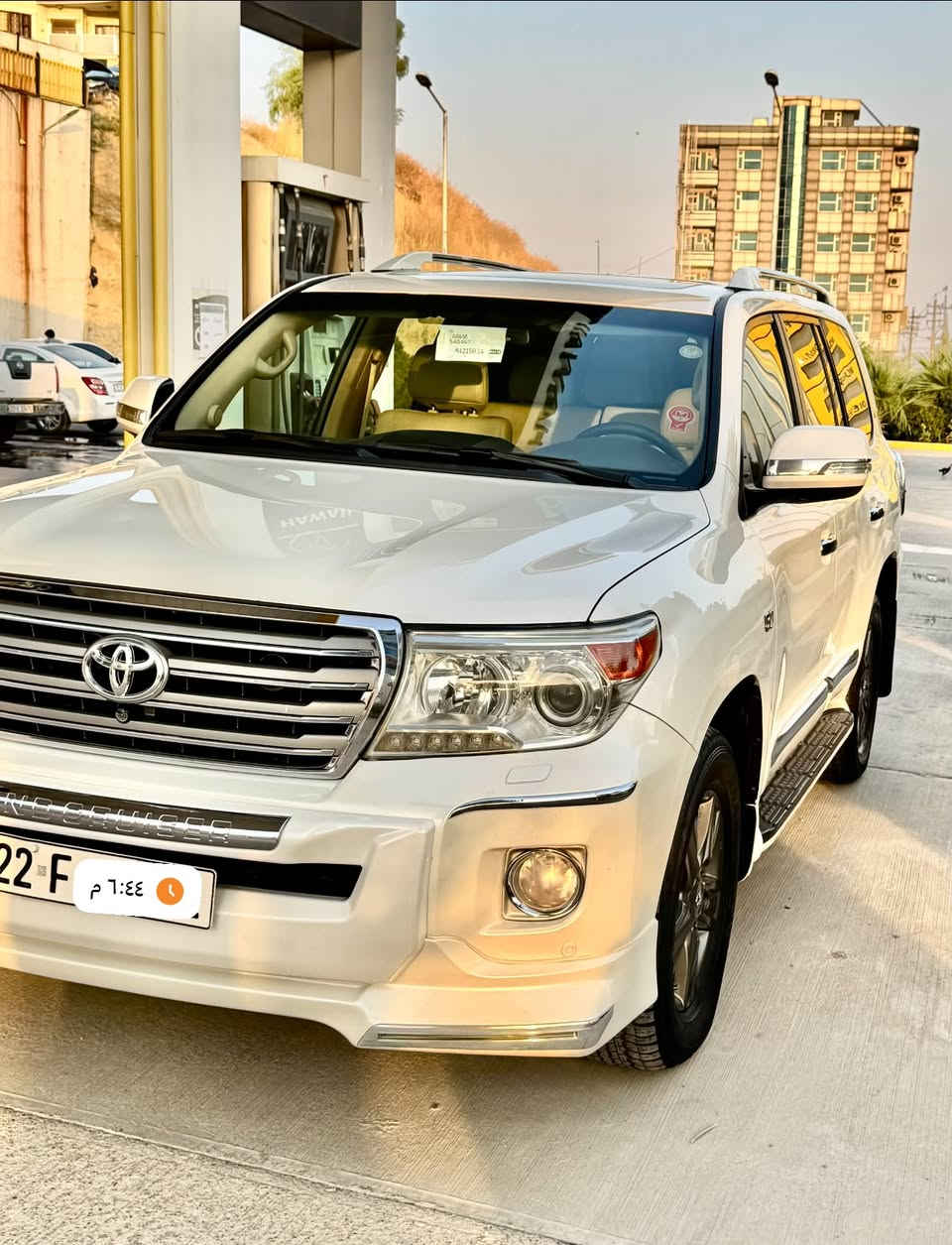 لاندكروز VxR 2013
حجم المحرك :5700
يعني فول المواصفات اكيد معروف 
رقم اربيل كفاله عامه لسياره مثل مافي الصور واحلى بعد 
للأستفسار :***********
