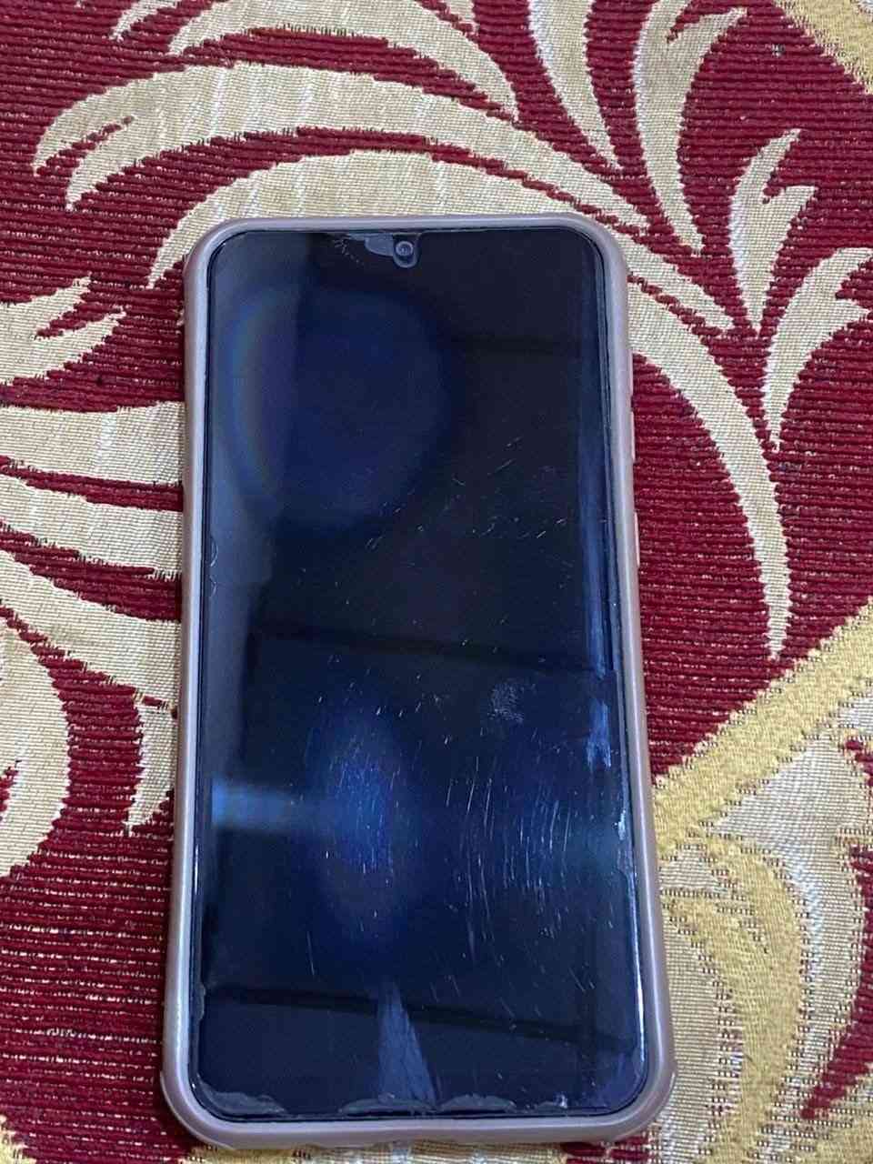 سلام عليكم جهاز  a50 للبيع سعر 50 قفل كلش  ذاكرة 128 رام 4 مبدل ايسي شحن فقط مكاني بصرة زبير  ***********
