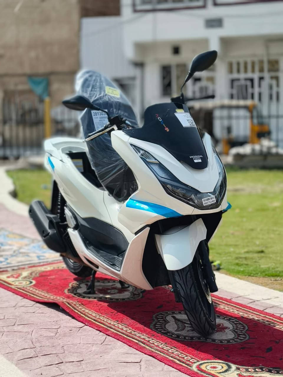 PCX • جيل الرابع • معدل كهربائيات