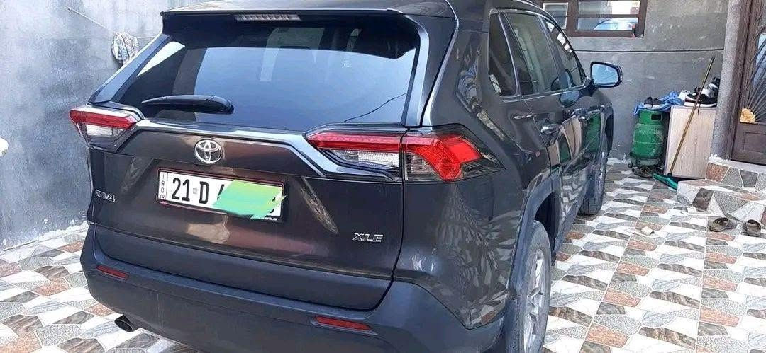 سلام عليكم:راف فور للبيع او مراوس موديل 23لون نفطي فول مواصفات ماشي 28رقم سليمانية الضرر بسيط جانبي باب سكن وجاملغ السكن تبديل ايرباكات سليمة فقط البردة وراجع بلاد وليس سستم مكان السيارة خانقين وكركوك للإستفسار خاص او *********** موجود واتساب خناقين, ديالى
