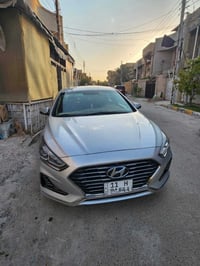 سوناتا للبيع فقط موديل 2018 ماشيه ٧٨الف باب خلفي وجاملغ خلفي صبغ رقمها...