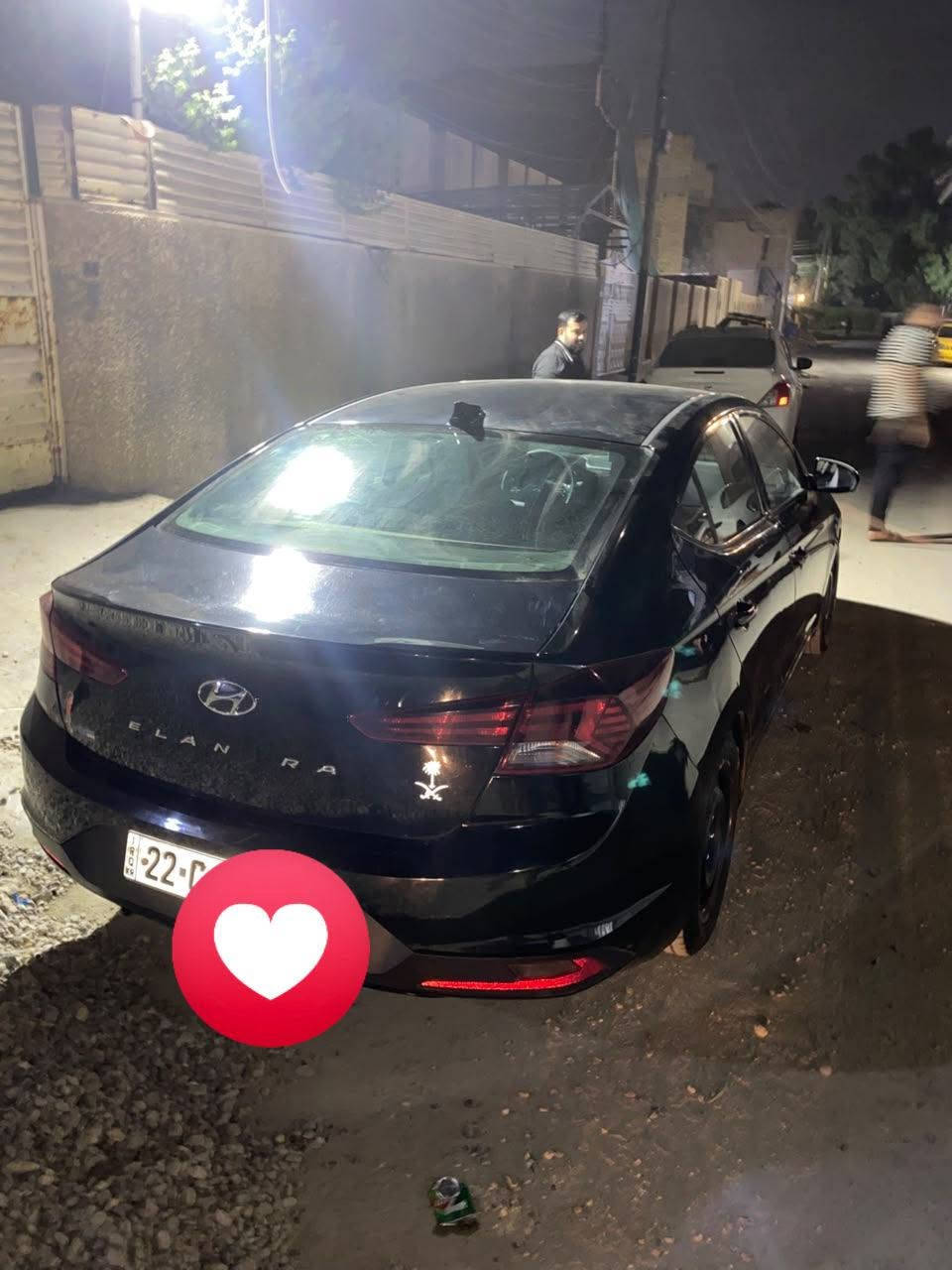 ا  السلام عليكم حبايب النترا 2020 فولل مواصفات 1/1 السياره جديده وما متعوبه
موديل 2020
محرك 2000 دوش المرغوب 
كير AT 
كير +مكينه كفاله

المواصفات 
فتحه سقف
بصمه تشغيل
بصمه ابواب
كشنات تدفئه 
رادار امامي وخلفي 
توقيف ذاتي 

تحديت مسار  بيه مواصفات خير من الله بيها صبغ جاملغ وبنيد وبيها الباب الخلفي الايمن بي صبغ والباب سكن مباوك بي يعني بدون معجون 
سياره  بدون تبديل اي قطعه 
السعر :  108 وبيها مجال 
 
عنواني : بغداد المشتل 
رقم للاستفسار :  ***********
