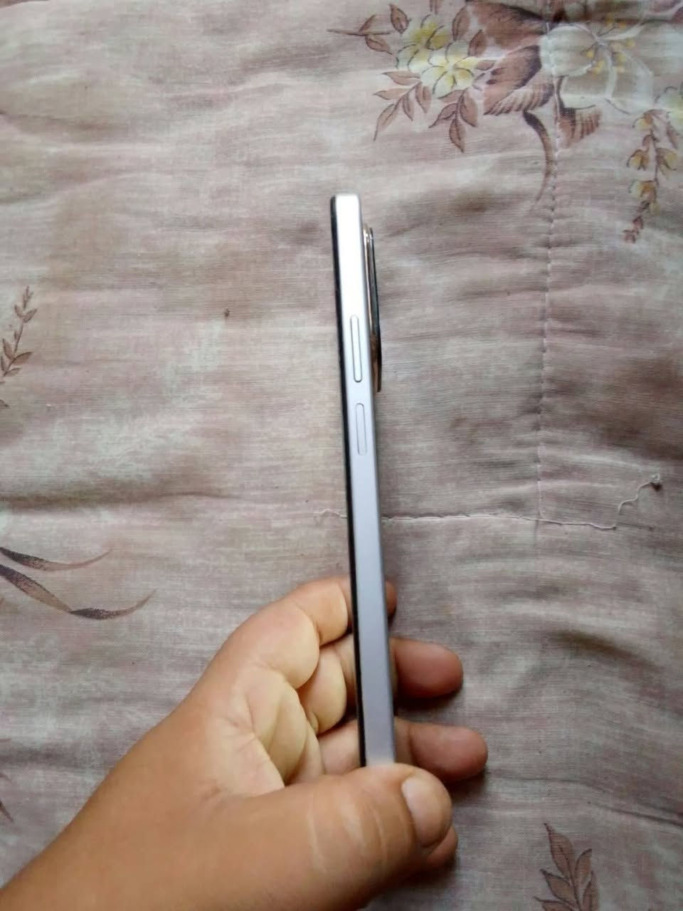 السلام عليكم جهاز Honor X9bللبيع جهاز دبل سيم كارت ذاكرة 256 بي فقط فطر بلشاشة يحتاج كلاس يسوونة بلسوك ب 15الف مايحتاج تبدل شاشة كارتونة مالتة والشاحنة موجودة للتواصل ***********2
