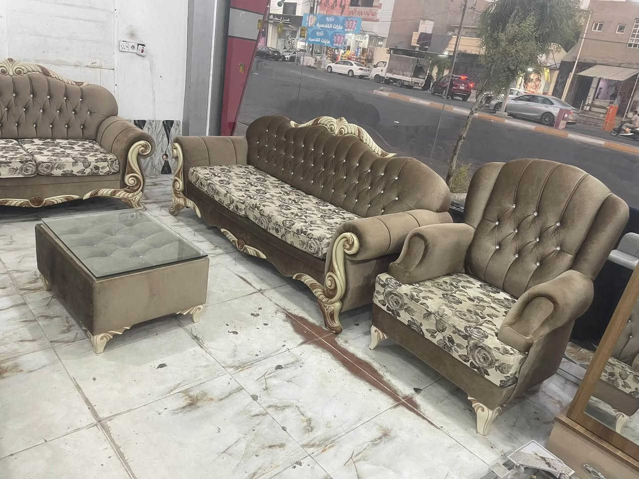 السلام عليكم زبائنه االمصطفى للأثاث المنزلي 🌳بيع وشراء ومراوس كافة 🌟  غرف النوم التركية وقنفات تركيه وعراقيه وكاونترات بانواعه 
وحاب يغيرهة تبديل او مراوس وحسب الاتفاق
ً
تخم قنفات تركي ٥ قطع اخوً جديد

🪷💥العنوان كركوك💥القادسيه الثانية شارع ابو وليد/ ✨اللا ستفسار. واتساب 🪬 اتصال الرقم///***********
