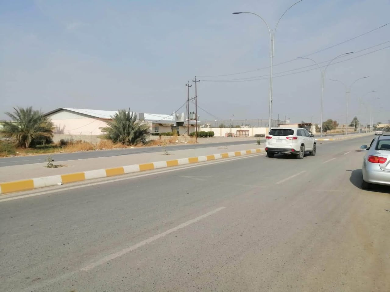 السلام عليكم بيت لليجارالعلم قرب قاعه القيثاره غرفتين نوم وستقبال وحديقه وكراج وحديقه
***********@
