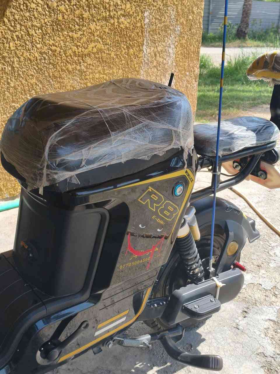 سلام عليكم دراجة شحن R8  خمس بطاريات 32امبير بلادي الدراجة كلهة ع بلادي تايرات ضفيرة كهربائيات انارة الدراجة نضيفة مابيهة اي نقص مكاني بغداد المدائن رقمي واتساب ***********
