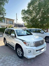 لاندكروز GXR • ٢٠١٤ • بدون صبغ
