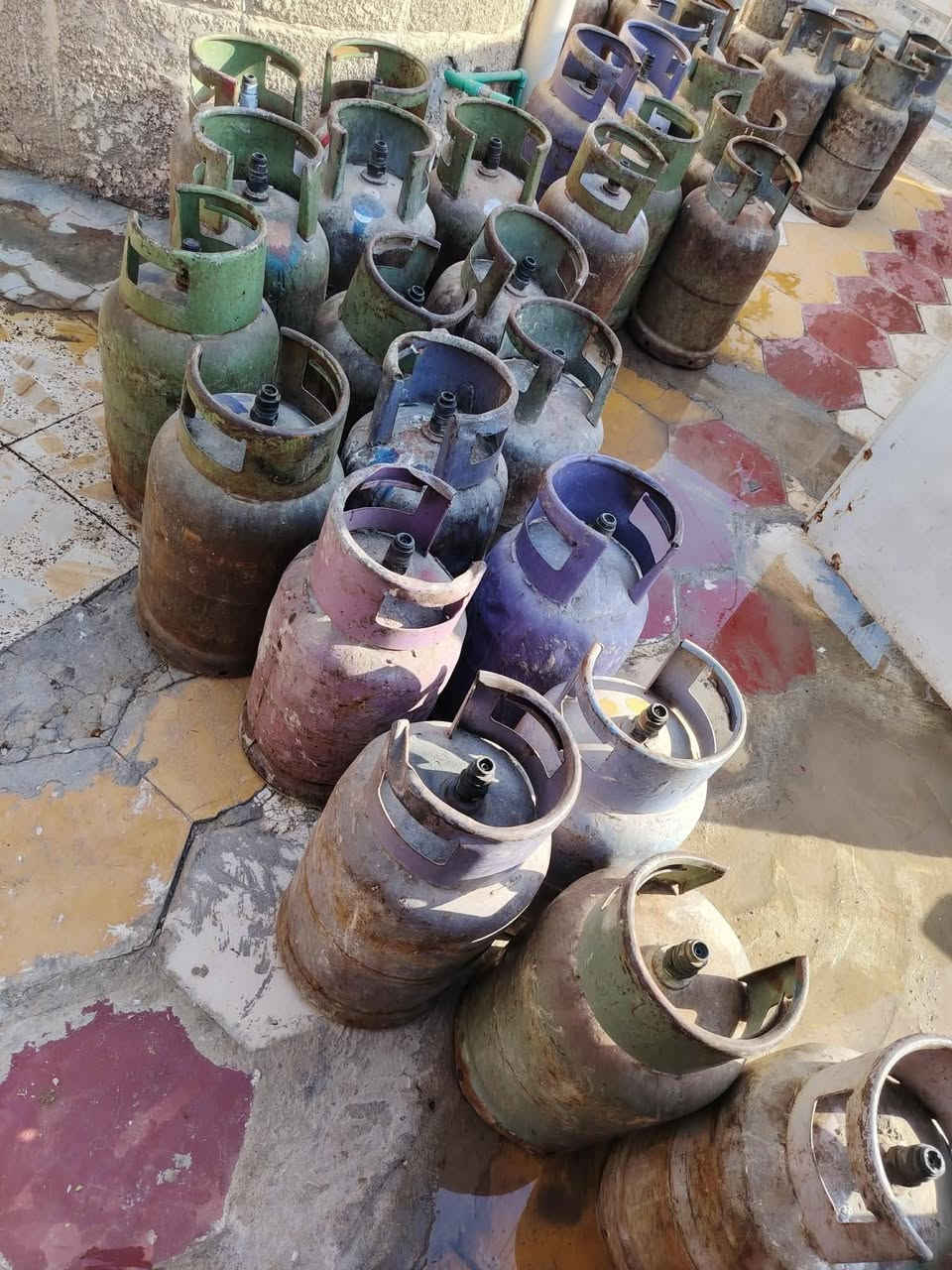 بسم الله الرحمن الرحيم
السلام عليكم ورحمة الله 
   
على بركة الله يوجد قناني غاز فارغه 

     (السعر 65 الف  قفل) 
    
  للتواصل على الرقم *********** 

ومن الله التوفيق للجميع
