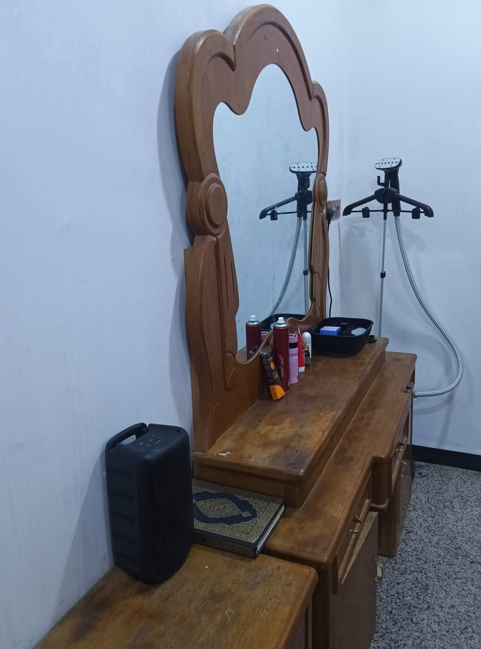 السلام عليكم
غراض للبيع العنوان بابل طهمازيه 
مرجوحه 100
ميز بلازمه ب50
البردات عدد 3 نفس القياس السعر 25
ستولات عدد 20السعر القطه 15
 توصيل موجود 
***********
