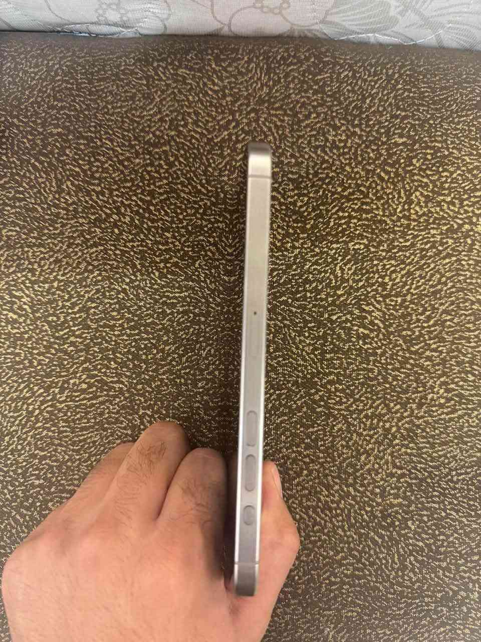 iPhone 15 Pro Max للبيع📱
🩶 اللون: تيتانيوم

🖨️ الذاكرة: 256GB

🌏نموذج (M)

🔋البطارية: 84%

✨حالة الجهاز %100 

🔧نظيف 100% وبدون أي شخط 

⚙️الجهاز كفالة (بدون أي تصليح)

 الملحقات: كاملة 

💰السعر1050 (مجال بسيط 

جداً)

📍﻿﻿الموقع: بغداد 

🔍﻿﻿شرط تفحص الجهاز يلا تسلم الفلوس

📞 للتواصل:***********
