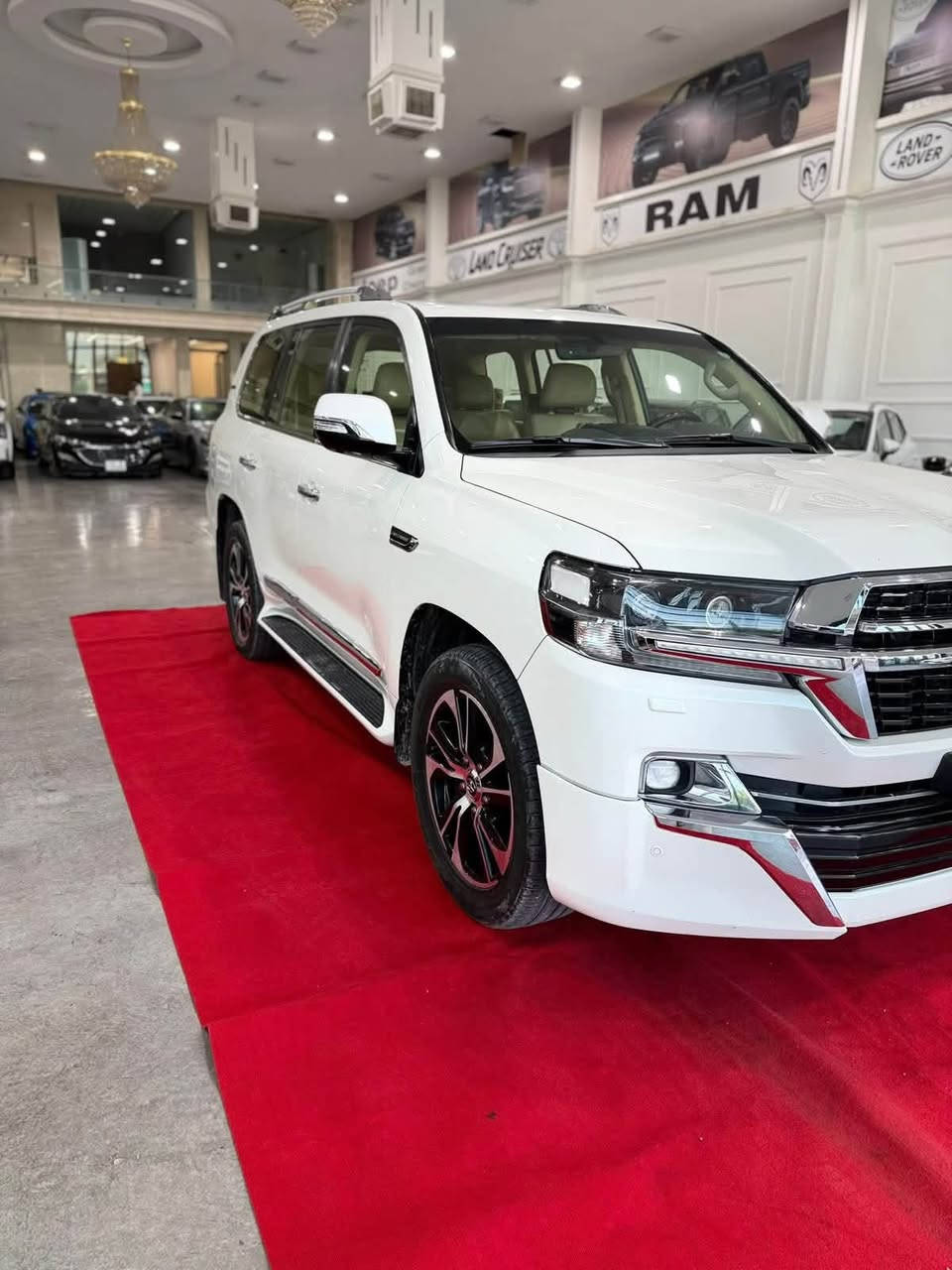 لاندكروزر GXR
2016

بريم فول موصفات

عداد المسافة 130,000

بارد في الباب فقط

السعر 420ورقة او بيها مجال 

العنوان بغداد جكوك

***********
