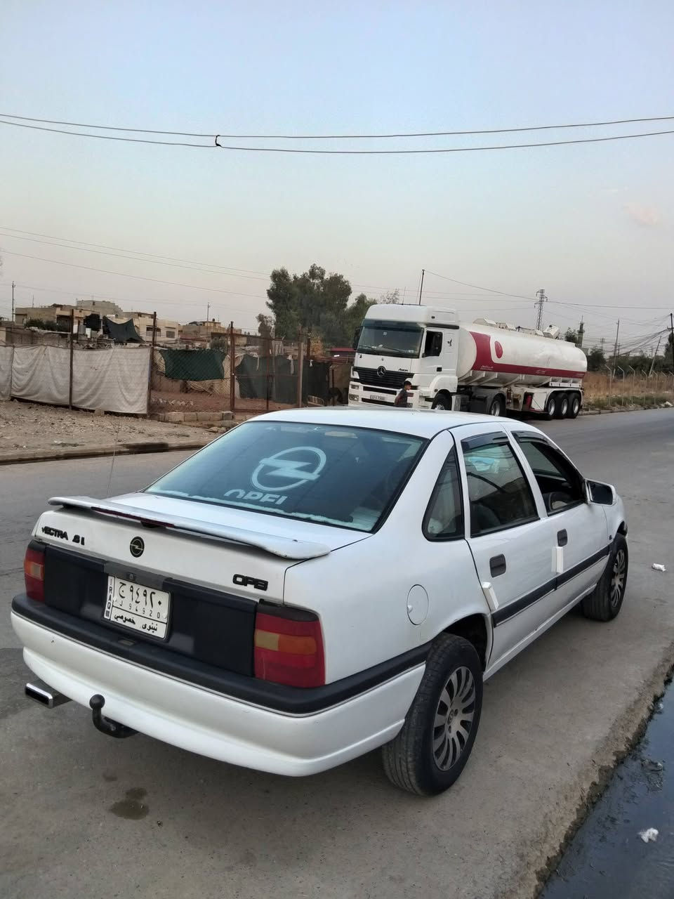 للبيع اوبل فكتره حجم 16 موديل 92 رقم نينوى  سياره جاهزه مال بيت شرط ماتصرف عليها ربع اي ستفسار عل رقم الهاتف *********** عنوان الموصل جانب الأيسر
