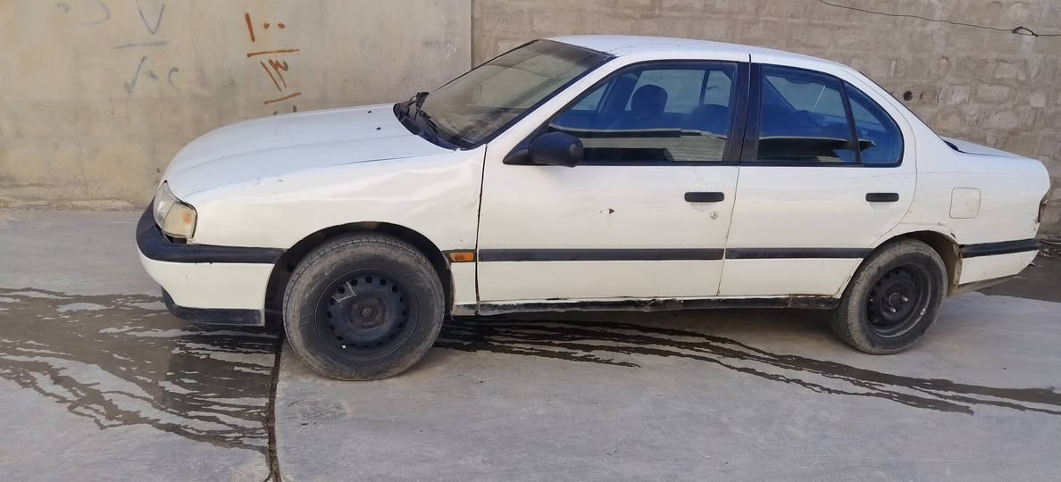 السلام عليكم نيسان بريميرا موديل ٩١ كير محرك شرط  طخم تاير جديد طخم الورا والكدام جديد كابون بانزين  جامات كهرب قفل مركزي رقم الماني السنويه لل ٢٩ داخلها نضيف بيها خيسان بالدوسات السعر ٢٨ وبيها مجال ***********
