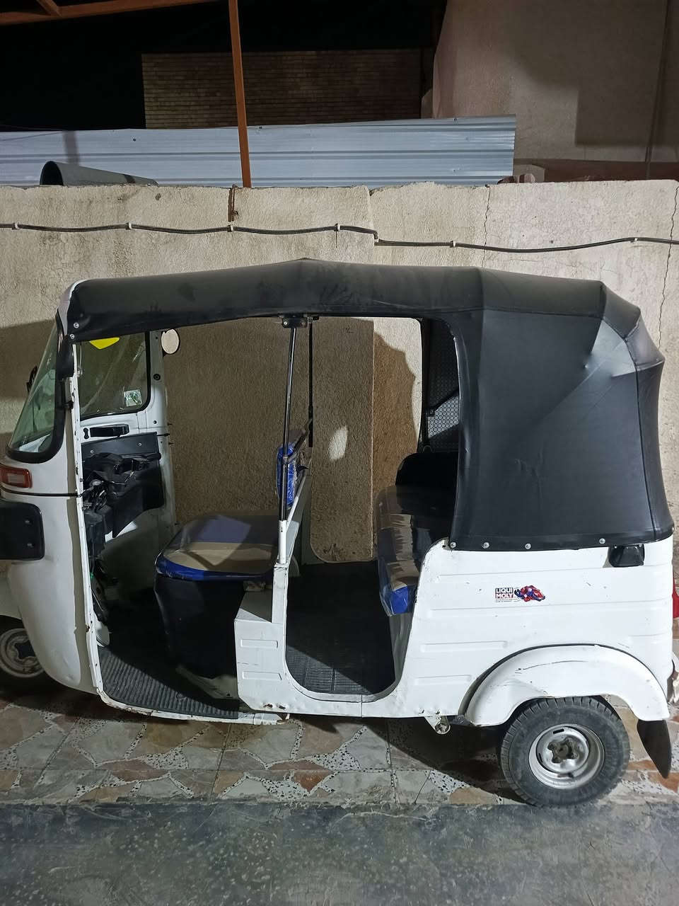 سلام عليكم شباب تكتك للبيع موديل 20 شهر 12 كامله اي نقص مابيه سعر 7وربع وبيه مجال قليل *********** بيه ضربات بصيطه موضحات بصور
