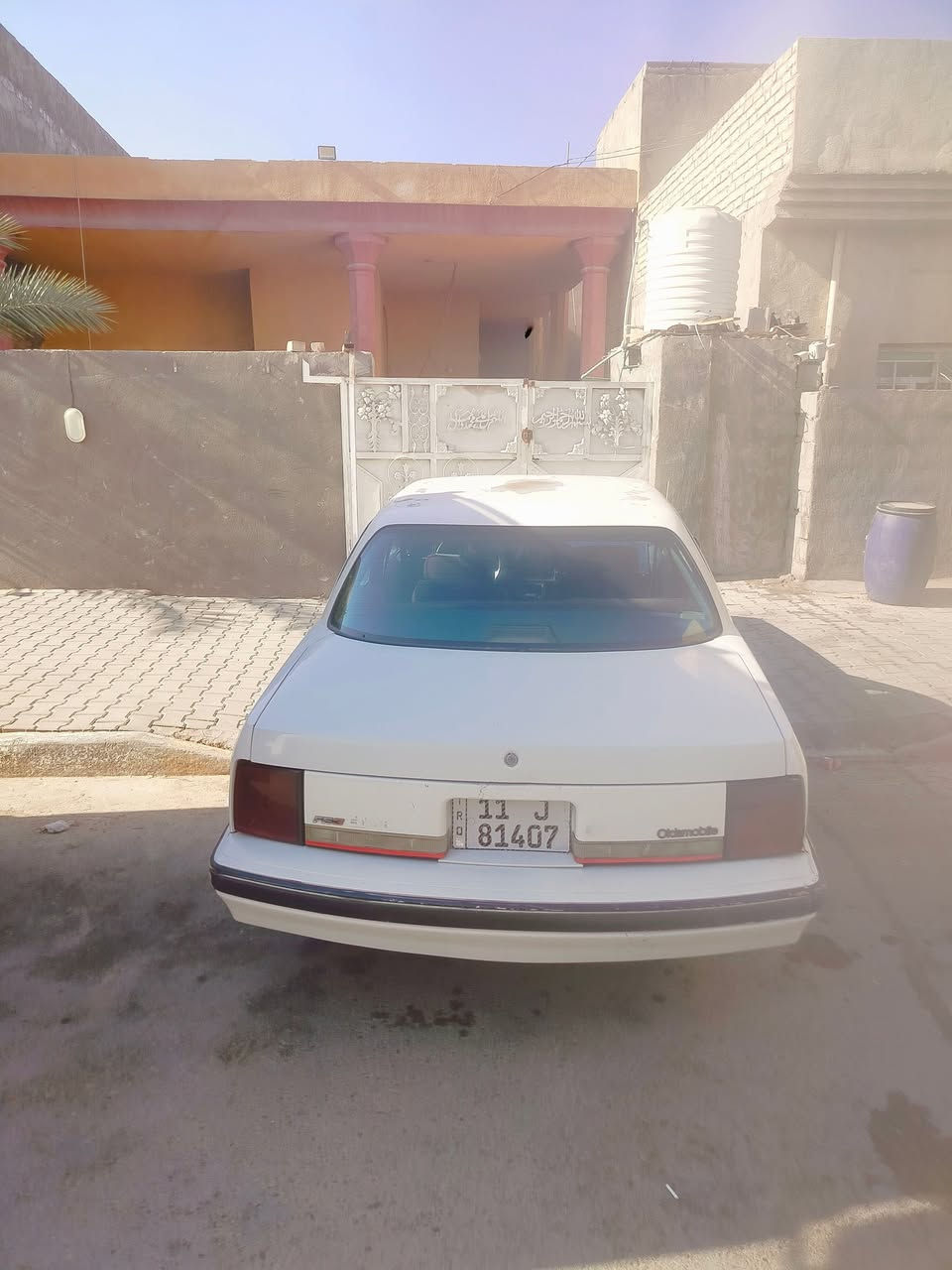 للبيع اولدز موديل 90 تبريد محرك كير خير من الله 
تخم تاير باتري جديد دواخل نضيفه تحويل مباشر
 42 وبيها مجال 
***********
