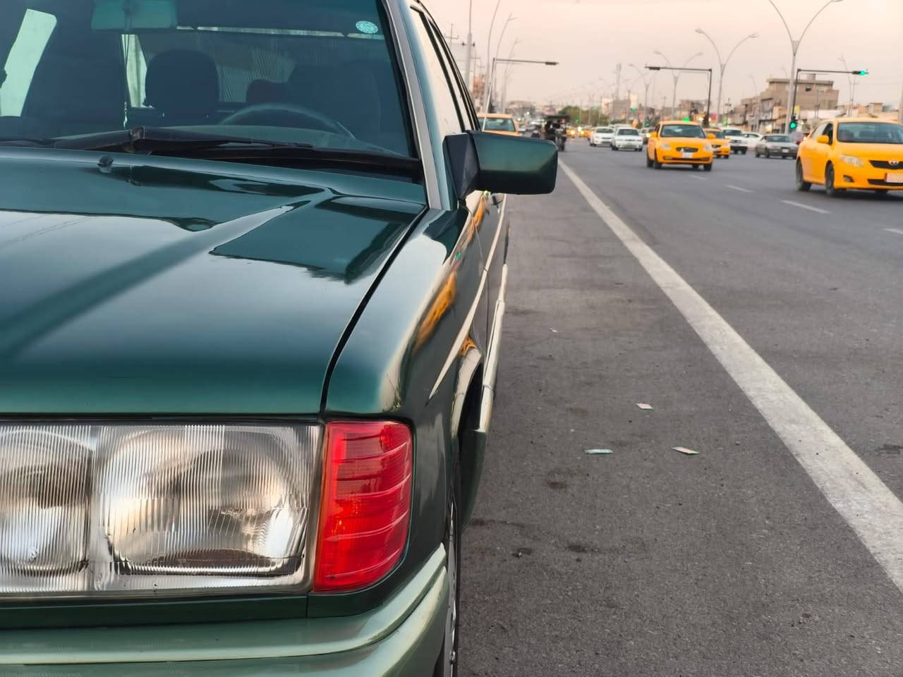 مارسيدس طيارين موديل 1992 محرك ونجه 2500 كير و محرك بشرط لا دخان و لا بخار تبريد ثلج قاعدة دبلات سليمه بدون ضربة طايرات جدد دواخل نضيفة رقم سليمانية شرط التحويل السعر 60 ورقة و بي مجال مكاني كركوك
 وهاي رقمي *********** كركوك, العراق
