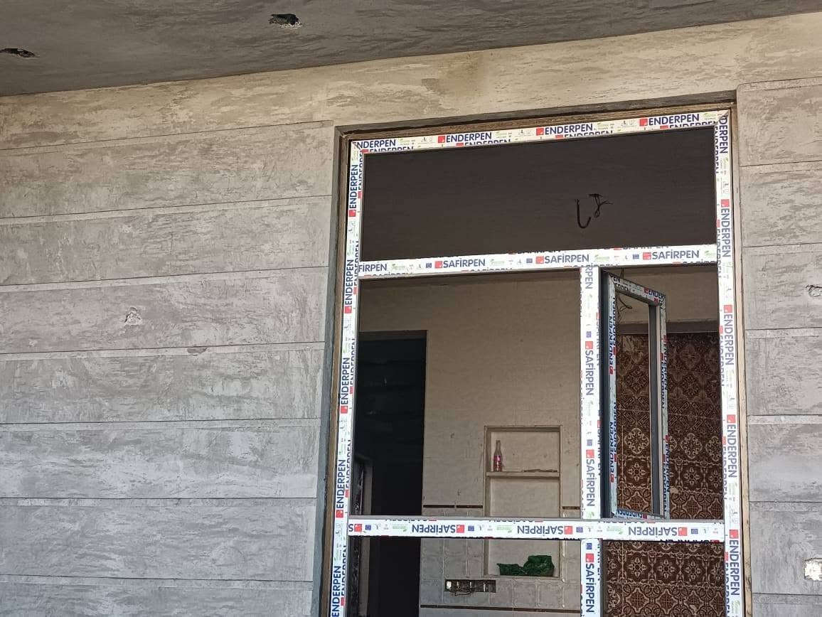 السلام عليكم 
خلفه لبخ جص واسمنت وبورك شغل درجه أولى 
الباخ أبو علي *********** اشتغل بيتنه وشغله امرايه 
ربي ينطي الصحه والعافيه
