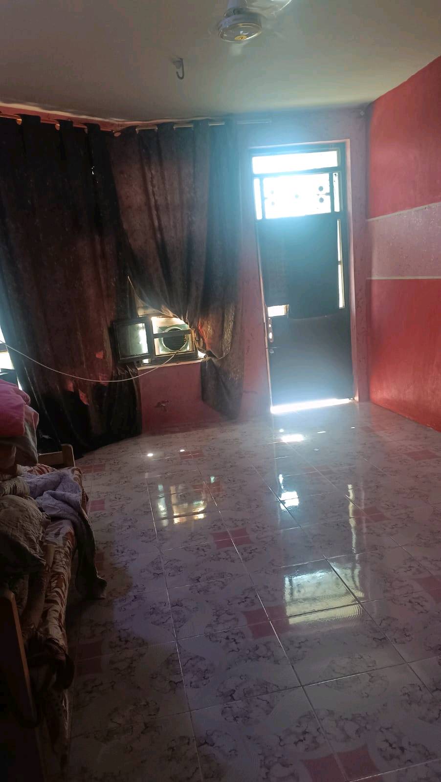 🏠 للبيع بيت في بعقوبة – طرق وجسور

📐 مساحة الأرض: 100 متر
🏢 البناء: طابقين
🛏️ غرف: 2
🚿 حمامات: 2
📜 السند: طابو صرف – سند 25
📍 الموقع: بعقوبه مقابل  طرق وجسور
🛣️ البيت على فرع، وظهر البيت على شارع عام ⭐

✨ البيت موقعه ممتاز ومناسب للسكن، وقريب من الشارع العام.

💰 السعر: 125مليون دينار قابل للتفاوض بسيط

📞 للجادين والاستفسار: مراسلة خاص
***********