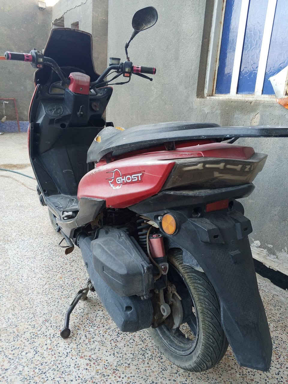 هادراجة صيني للبيع العطل باتري فقط جيب الباتري وياك شغلها وأخذها تشتغل سلف السعر 250 وبيها مجال بسيط 
الرقم ***********
