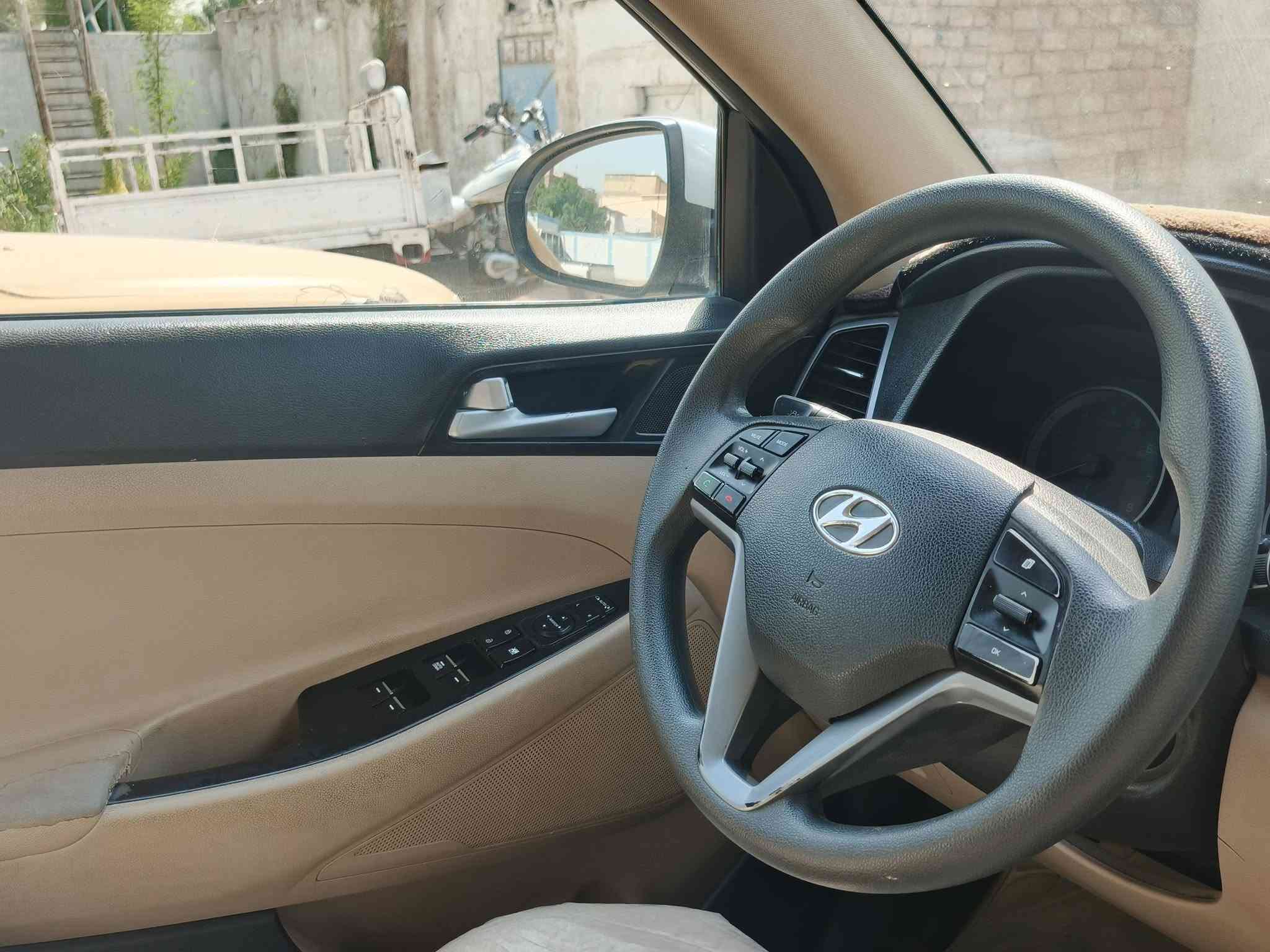 توكسان ٢٠١٦ كفاله بس لبنيد صبغ باردات ازغار مكانين القماره بيه حلوب قليل سونار موجود داخل المنشور تبريد ثلج كير محرك كفاله بسم شركه تريد وكاله تريد مداور ماشيه ١٣١ مكان النجف سعر ١٤٠ وبيه مجال ***********
