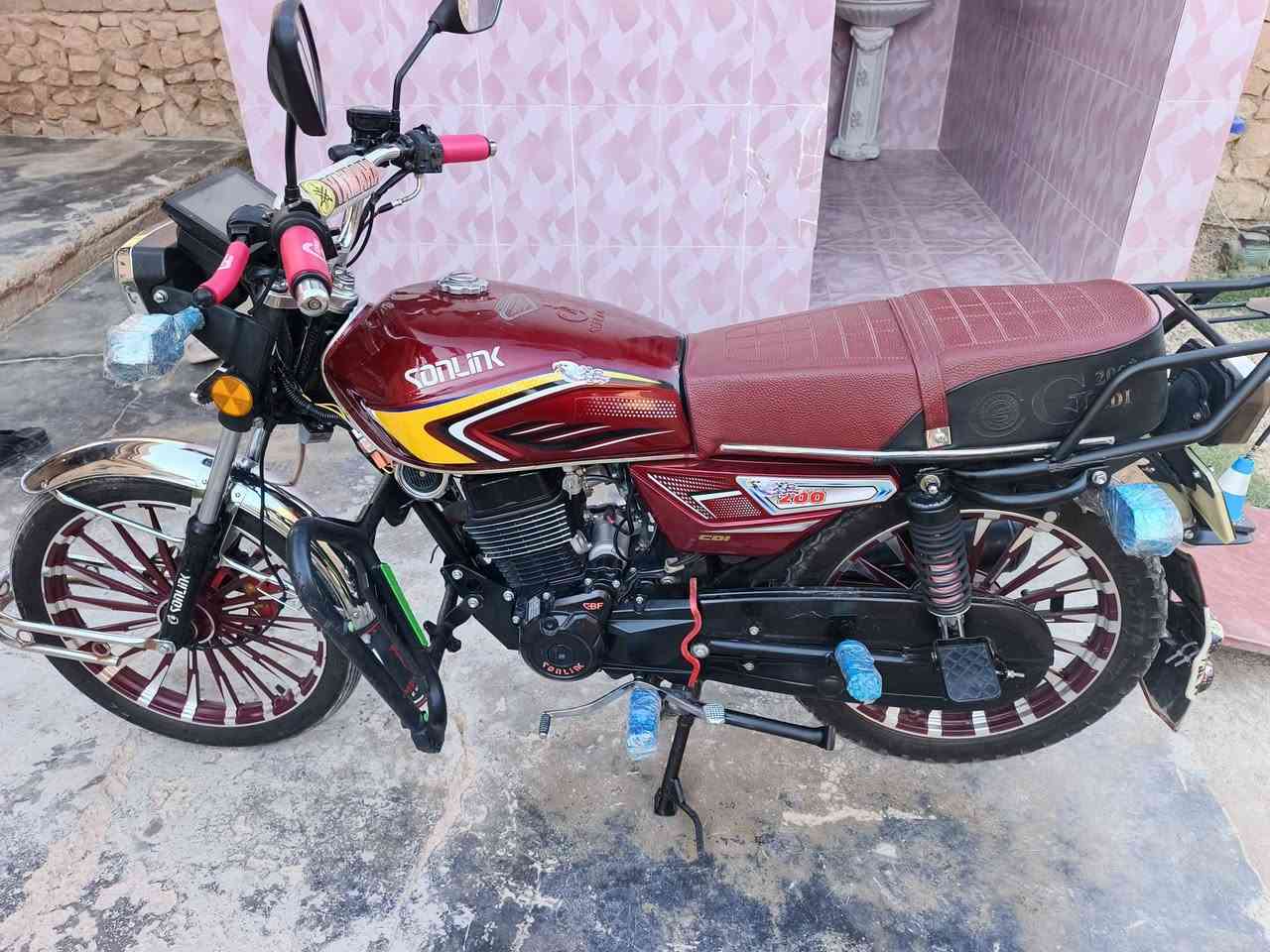 سلام عليكم

سونك 25 ضاقطه و زنجيل 

للبيع نضافه كدام العين 

كماليات خير من الله 

كامل كلشي ميعوزه

قيم بل يحبه الله  

المكان الانبار القائم سعده 

الرقم ***********
