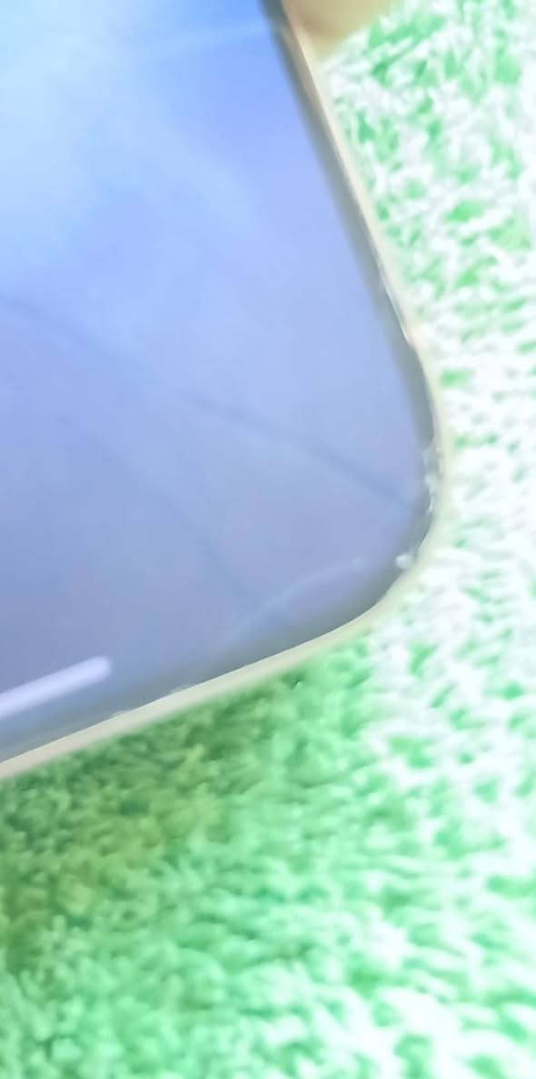 ايفون • بلا تفاصيل • اتصال