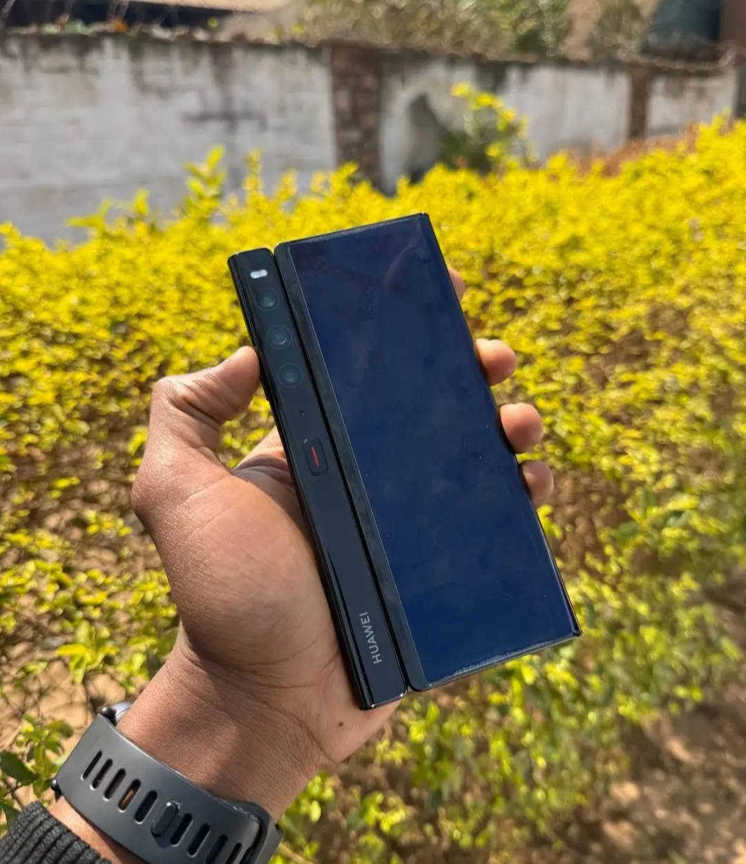 للبيع موبايل هواوي huawei mate xs 2 مستخدم نضيف كامل ملحقات***********
