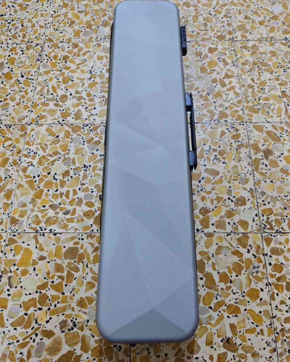 حقيبة بقفل رمز سري • طول ٨٠ • عرض ١٧