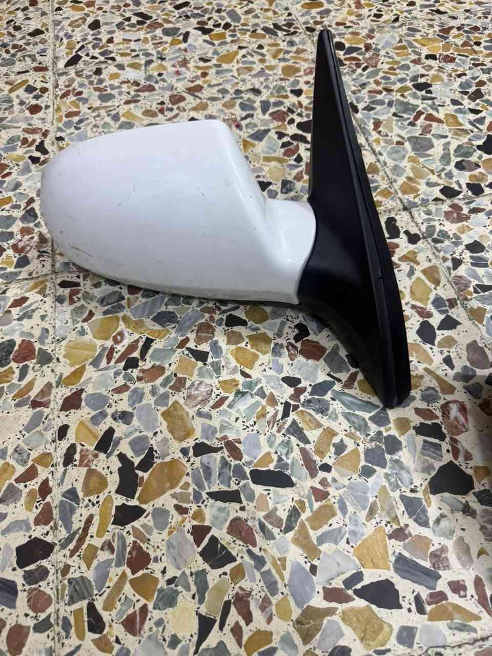 مرايات جانبية • سوناته ٢٠١٠ • اصلية