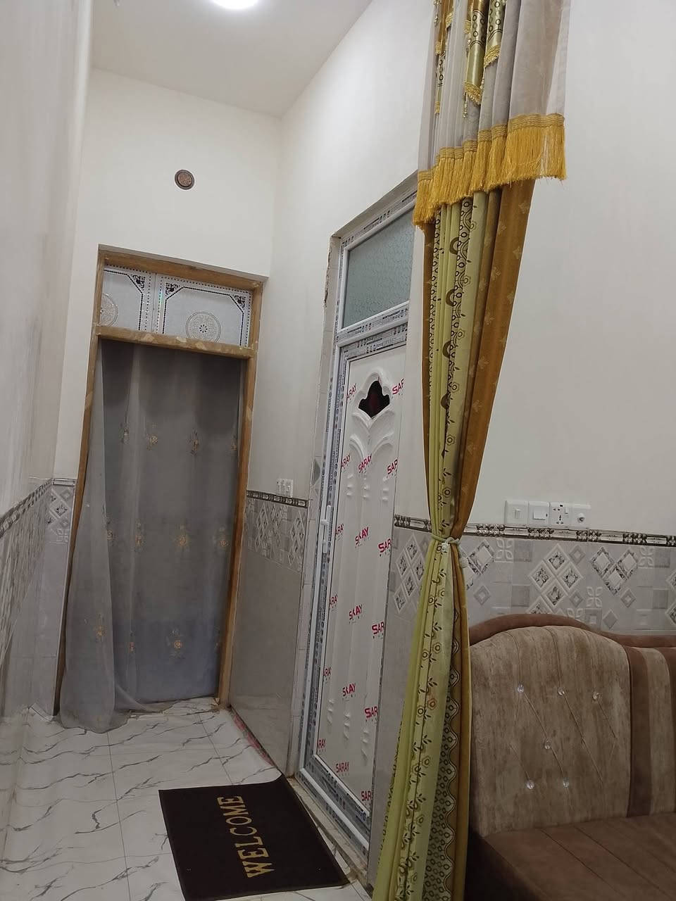 السلام عليكم مشتمل يرهم مراوس قطعه  أو بيع طابو صرف قرب شارع ال٦٠ الطابق الثاني مبني بدون سقف  مثل ماواضح  بصور للاستفسار ***********
