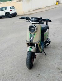 R11 • ٥ بطاريات ٣٢أمبير • سرعة ٨٠