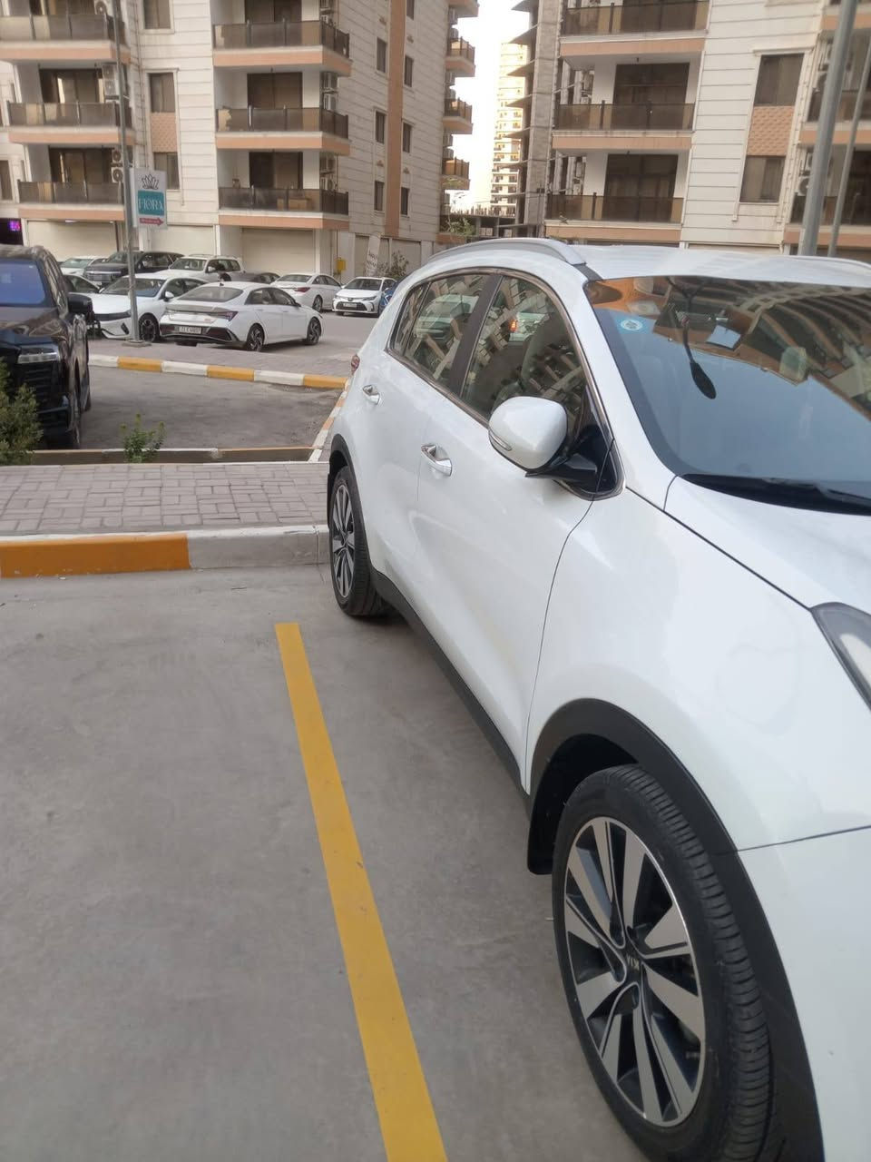 السلام عليكم. مكلف بالنشر سبورتج موديل 2018 خليجي مكينة 2000 سيارة مكفولة فقط بارد بسيط بخشم الجاملغ ماشية 98 الف السيارة بأسمي تحويل مباشر السعر 17500$ مكان السيارة بغداد المنصور
للمعلومات الاتصال ‏ *********** بغداد, العراق
