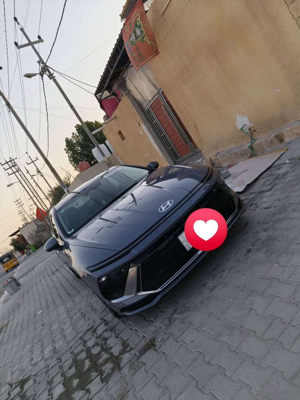 سلام عليكم سوناتا مديل2025للبيع سياره فول وارد أمريكي ضربتهه مثل ما موضح بلصور جاملغ أمامي ودعاميه طايحه بدون بنورامه بانزين بيهه شخوط بلباب بصيطات سياره حره بسمي رقم وسنويه لوحات جدد باقي تفاصيل خاص السعر     200
ورقه بيهه مجال قليل الرقم***********
