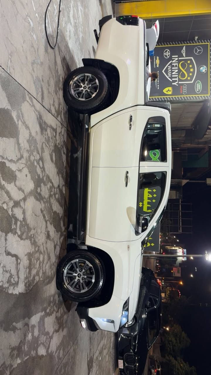 مستەربۆشی L200 مۆدێلی ٢٠٢١ ی گێڕ عادی و دەبڵ ئەکسل 4×4 سەیارەکە ١ دەستە و هی ماڵە لە سفریەوە لای خۆمە....
مواسەفاتەکانی دیارە و وازحە کامل جوانکاری بۆکراوە و لایتەکانی پێشەوەی کامل لیدە 
لایتەکانی دواوەشی کراوە بە سمۆکی led فوول مواسەفاتەکان....لحیەی سپۆرتی لیدی بۆ داندراوە 
مەکینەی کراوەتەوە بەڵام بەشەرت تەشفیتە  گێڕ و مەکینە و کارەبای هەمووی بەشەرت و سۆنەرەکەشی داندراوە....
*********** السليمانية, العراق
