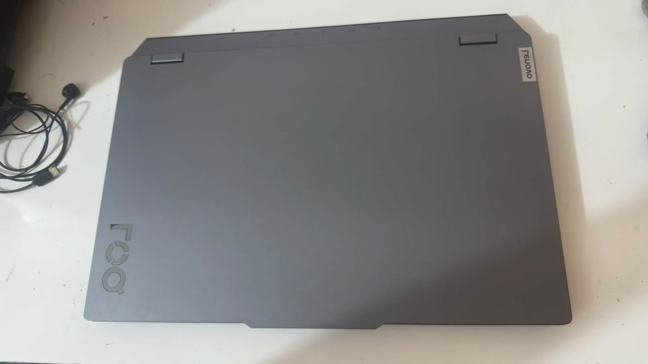 للبيع لابتوب Lenovo LOQ Gaming 🔥
🔹 المعالج: Intel Core i7-13650HX
🔹 الرام: 16GB DDR5
🔹 التخزين: 1TB SSD
🔹 كارت الشاشة: RTX 3050 6GB
🔹 الشاشة: 15.6” FHD – 144Hz IPS
🔹 كيبورد بإضاءة خلفية
🔹 Windows 11
🔹 الجهاز نظيف واستعمال شخصي

💰 السعر: [مليون ومية] قابل للتفاوض 
📍 المكان: العمارة – ميسان
📩 للتواصل: ***********

ملاحظة: عندي الفاتورة الأصلية، والجهاز مشتري من شركة سما الشارقة بتاريخ 30/9/2025

نص مكتوب في الصور:
- شركة سما الشارقة للتجارة الكومبيوتر والأجهزة الالكترونية المحدودة شارع سلطان مظفر - مقابل شركة كانون- اربيل- العراق SAMA AL-SHARIQA COMPANY For Trading Computers And Electronic Equipment LTD. Address: Iraq-Erbil Sultan Muzaftar Street - opposite Canon company آجل فاتورة مبيعات الزبون : السيد عبدالله محمد المحترم الموبايل : *********** العنوان : رقم الفاتورة : 6396 التاريخ : 2025/09/30 الملاحظات : الضمان ٦ اشهر صيانة والبطارية اسبوع // ميسان-العمارة-قرب صحة الطلاب Item Description QTY P.N Price Amount 1 Lenovo LOQ 15IRX9 Gaming / i7-13650HX / 16GB-DDR5 / 1TB-SSD 6GB-RTX3050 / Backlit-KB/15.6-inch IPS FHD 144Hz/ WIN11 / Luna Grey / ENG 1 83DV001NVK IQD 1,690,000 IQD 1,690,000 2 sticker win11 pro 1 IQD 100 IQD 100 3 Meetion Gaming Mouse MT-CM21 Chromatic RGB Circulation Backlit 1 IQD 95,000 IQD 95,000 4 Bag Lenovo B210 BackPack 15.6-inch Black 1 IQD 35,000 IQD 35,000 4