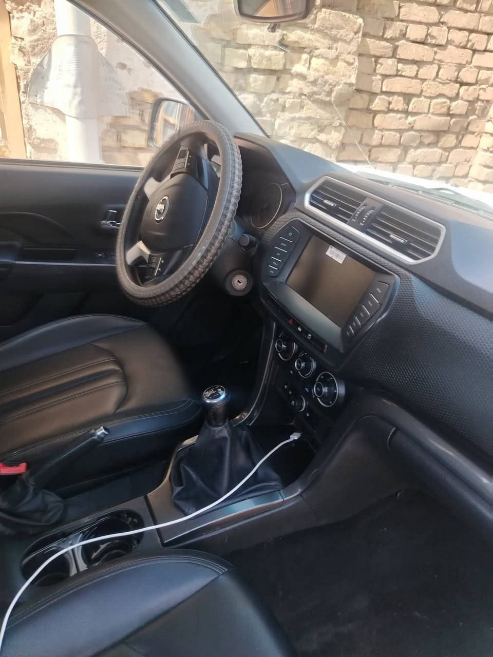 السلام عليكم گريت ويل 24  للبيع  بيها ضربه بل مقدمه خفيفه اما البقيه السياره جاهزه من كل شي ماشيه 70 الف السياره بأسمي رقم قادسيه السنويه مجدده حديث إلى 29 السعر 95
الرقم ***********
