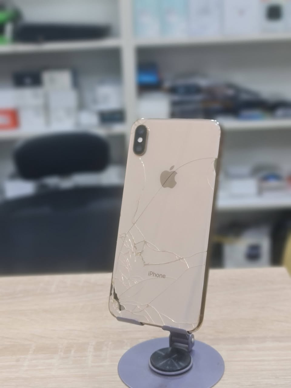 السلام عليكم
iphone Xs Max
ذاكره 256
مستبدل بطاريه
الظهر مكسور مثل مموضح بالصوره
سعر مناسب
الاستفسار 
***********
***********
