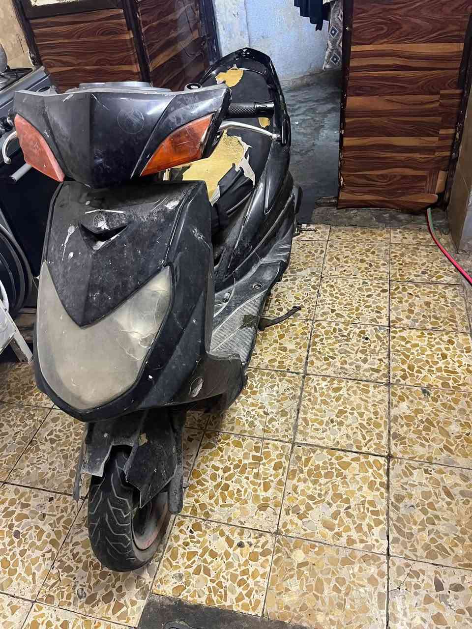 سكنس فحل كابريتر كوم حديد جانت تشتغل بس تركتها ٣٥٠ و بيها مجال  مكاني الاعظميه
***********

