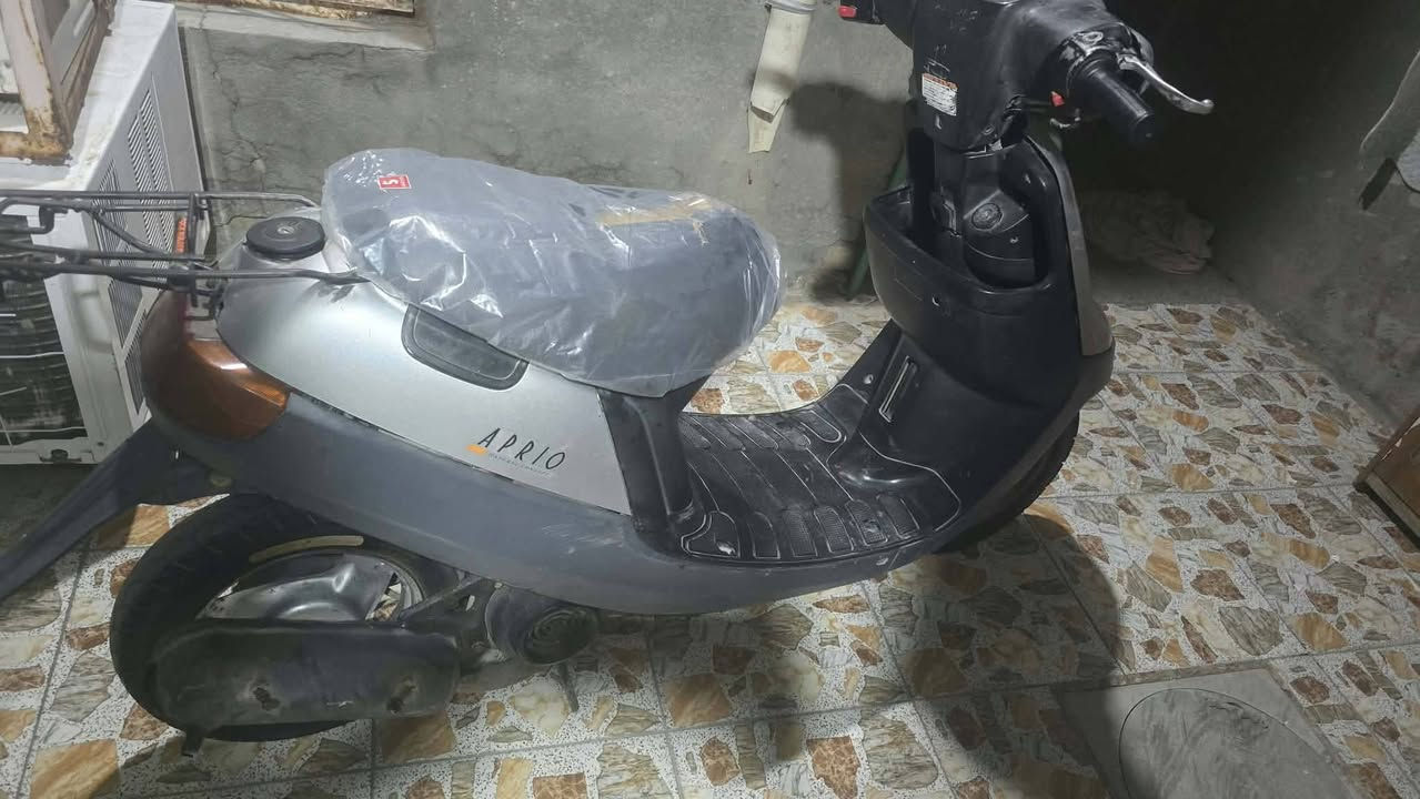السلام عليكم دراجه بطه للبيع كلشي بيه بلادي شغاله نص نكره مكينه ناعمه حيل مابيهه صوت اكسل نقصهه فقط باتري كهربائيات كلهه شغاله كفرات بلاديه السعر ٢٢٥ وبيهه مجال للشراي للإستفسار خاص او اتصل عل رقم ***********
