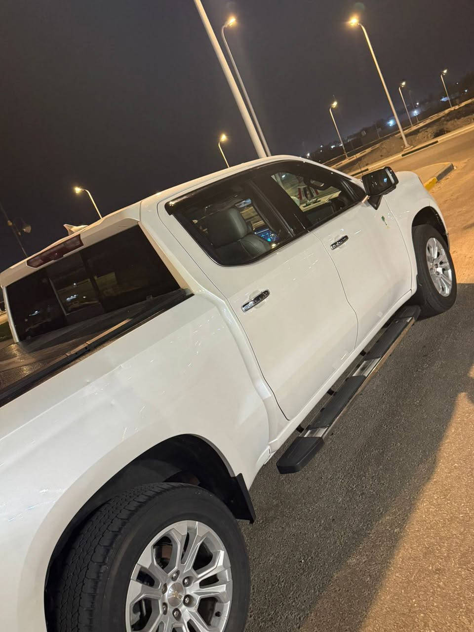 ياالله سلام عليكم
سياره جديده 

شوفر ليت سلفرادو 

موديل2024

فول مواصفات ماعده فتحه مابيها 

تبديل 3 قطع بنيد + باب سائق + مدكر أمامي 

محرك 5300 مرقوب

LTZ
العنوان البصره 

رقم الهاتف ***********
